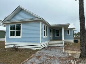 524 N Raphael Rd in Defuniak Springs, FL - Building Photo