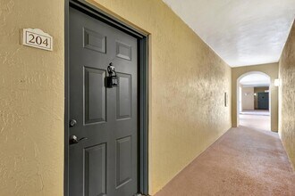 11760 St Andrews Place, Unit 204 in Wellington, FL - Building Photo - Building Photo
