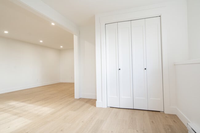 property at 71 Mcauley Dr