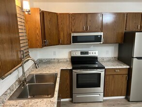 601 Rizek Dr in North Liberty, IN - Foto de edificio - Building Photo