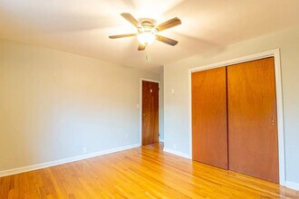 405 Noank Ledyard Rd in Groton, CT - Building Photo - Building Photo