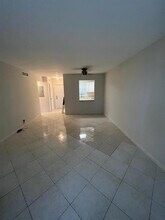 540 SE 2nd Ave, Unit J4 in Deerfield Beach, FL - Building Photo - Building Photo