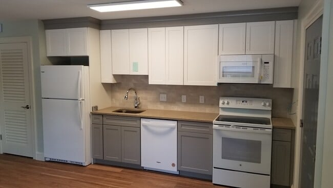 462 Main St in Amherst, MA - Building Photo - Building Photo