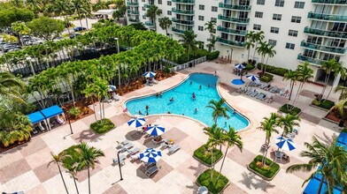 19370 Collins Ave in Sunny Isles Beach, FL - Building Photo - Building Photo