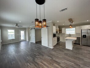437 Andros in Venice, FL - Building Photo - Building Photo