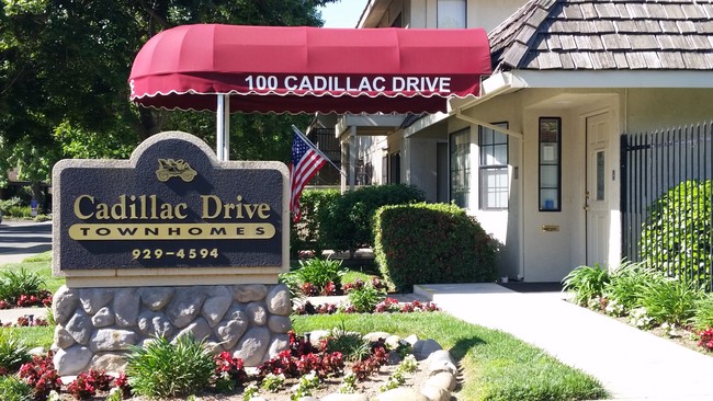 Cadillac Drive Townhomes in Sacramento, CA - Foto de edificio - Building Photo