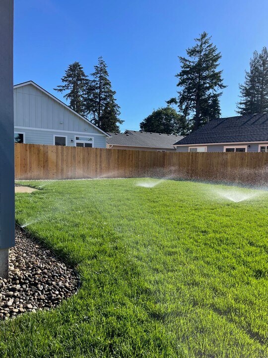 1630 Zoe Ave in Eugene, OR - Building Photo