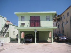 360 Van Buren St in Hollywood, FL - Building Photo - Building Photo