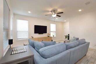 424 Parkline Dr in Georgetown, TX - Building Photo - Building Photo