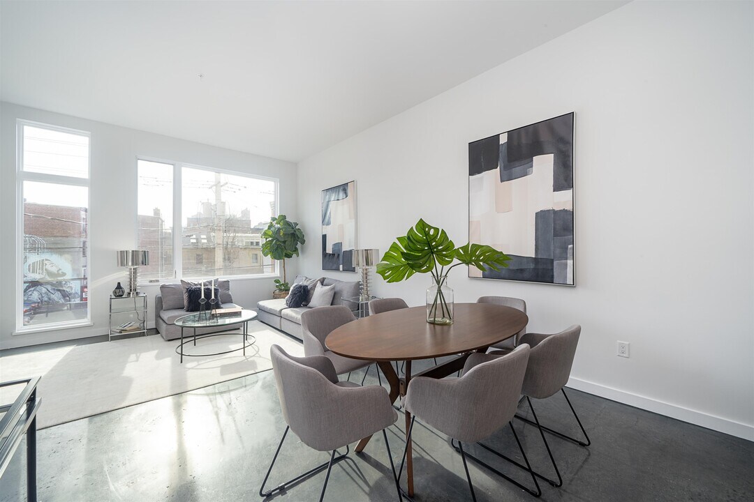 233 NEWARK Ave in Jersey City, NJ - Building Photo