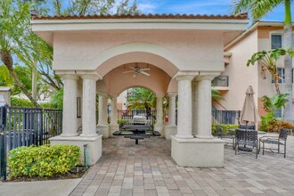 2005 SE 10th Ave, Unit 419 in Fort Lauderdale, FL - Building Photo - Building Photo