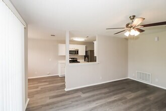 304 Forsyth Ct in Hutto, TX - Building Photo - Building Photo