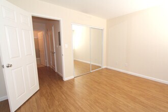 5421 Kester Ave, Unit Kester Apartments in Sherman Oaks, CA - Foto de edificio - Building Photo