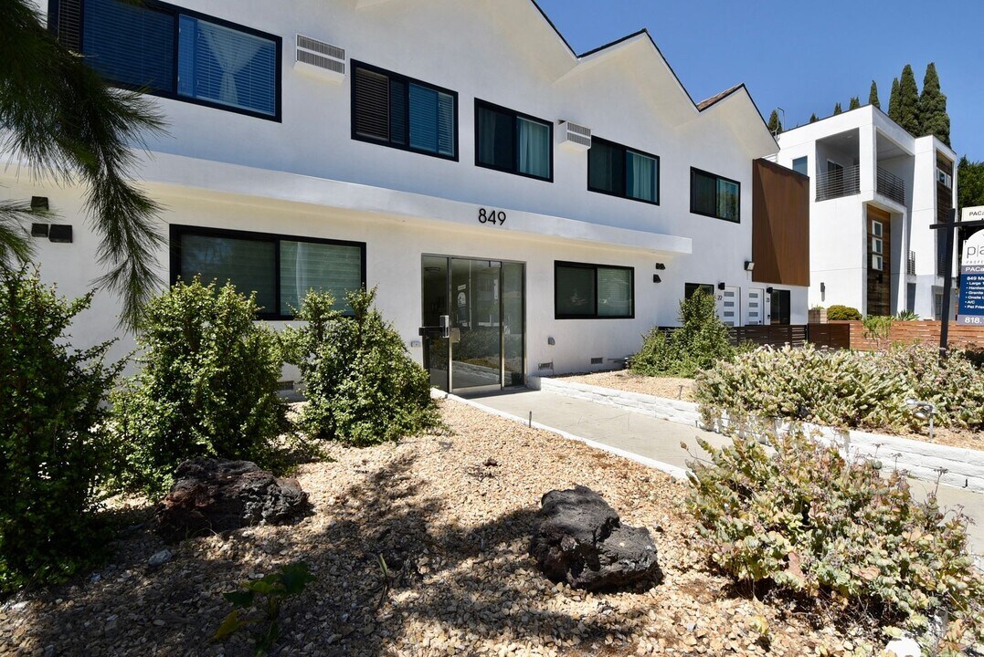 849 N McCadden Pl in Los Angeles, CA - Foto de edificio