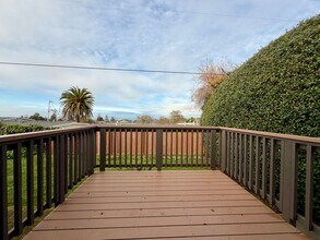 2341 Lee Ln in Eureka, CA - Building Photo - Building Photo