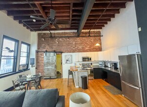 194 Beacon St, Unit 3 in Boston, MA - Foto de edificio - Building Photo
