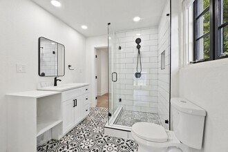 910 W 22 1/2 St in Austin, TX - Building Photo - Building Photo