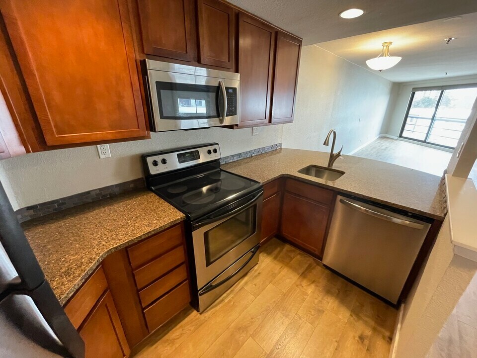 100 Park Ave W in Denver, CO - Building Photo