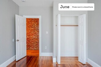 Private bedroom in 4 bed/1.5 bath Home in Boston, MA - Building Photo - Building Photo