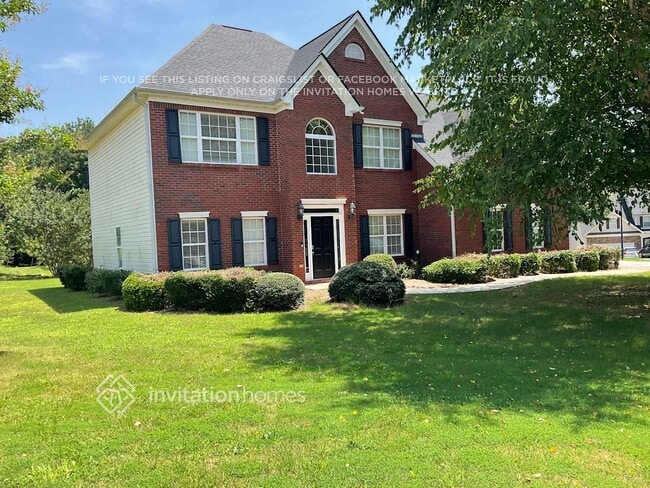 property at 3088 Woodmere Dr