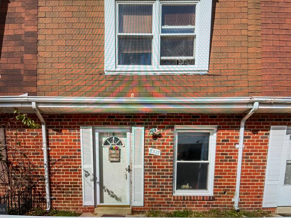 8517 Pioneer Dr in Severn, MD - Building Photo