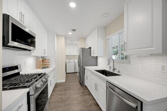 921 Nantucket St in La Habra, CA - Building Photo - Building Photo