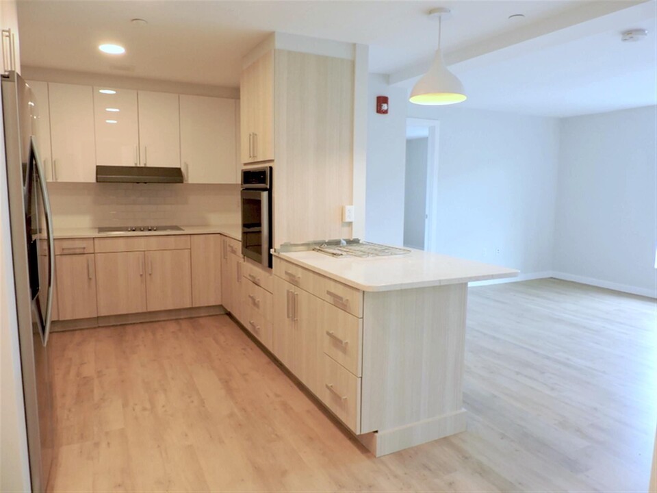 24 Soden St, Unit 04 in Cambridge, MA - Building Photo