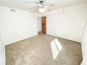 Stonewood Apartments in Springfield, MO - Foto de edificio - Building Photo