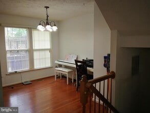 8721 Rochelle Dr in Ellicott City, MD - Building Photo - Building Photo