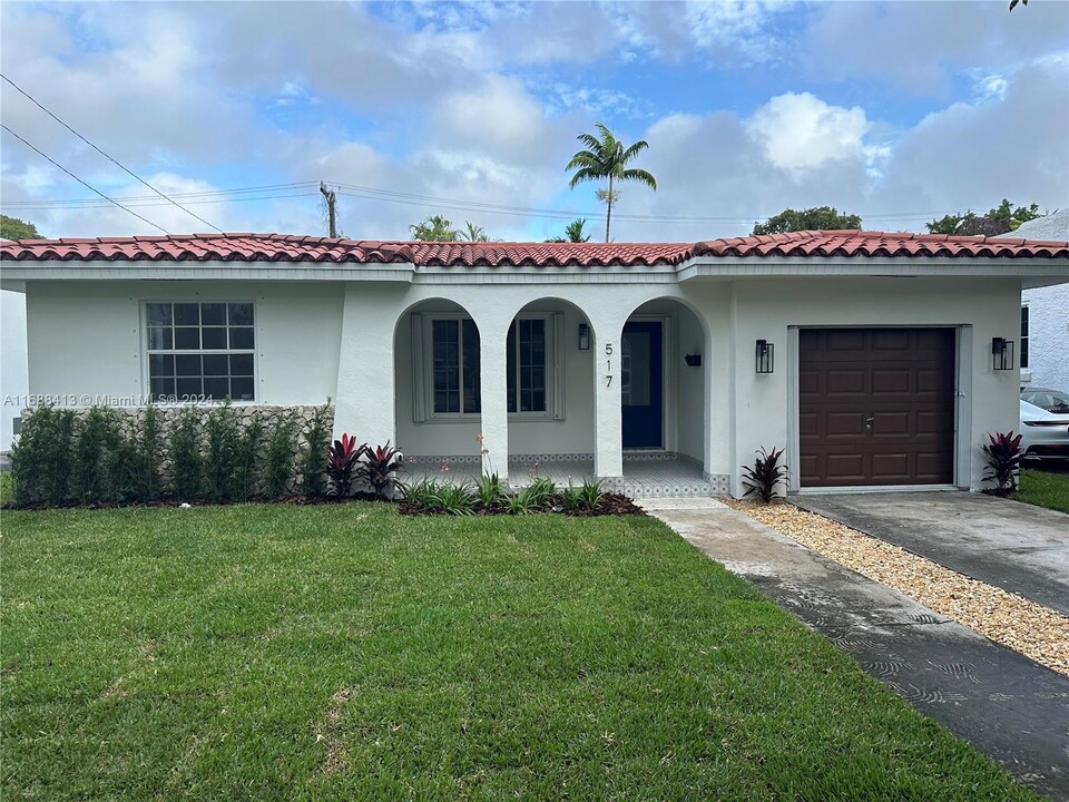 517 Navarre Ave in Coral Gables, FL - Foto de edificio