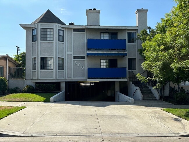 property at 606 E Angeleno Ave