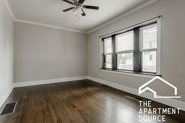 3506 W Grace St, Unit 1 in Chicago, IL - Building Photo - Building Photo