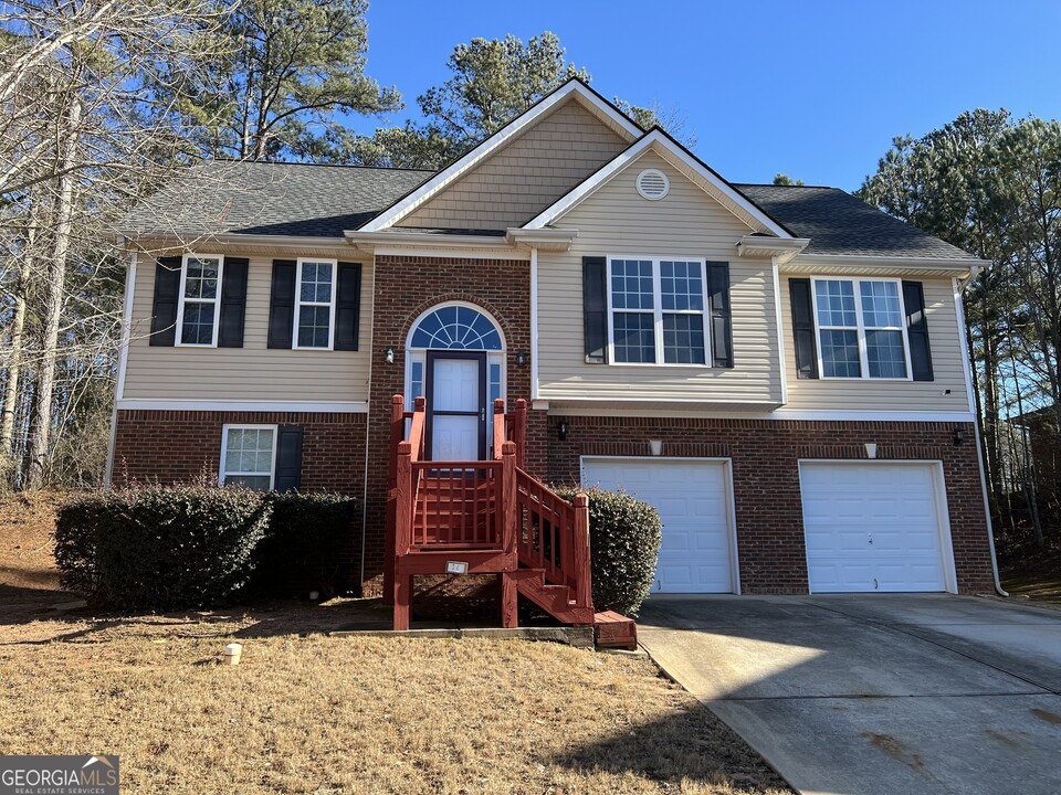 38 Grier Ln in Newnan, GA - Building Photo