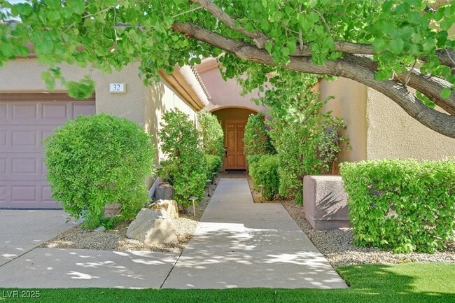 32 Feather Sound Dr in Henderson, NV - Building Photo - Building Photo
