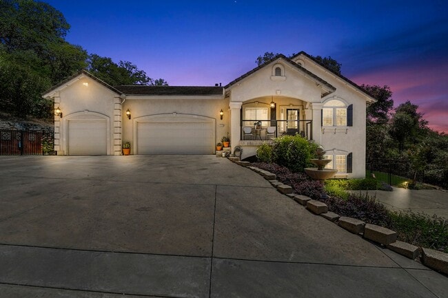 property at 11120 Shadow Ct