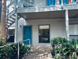 802 S 1st St in Austin, TX - Building Photo