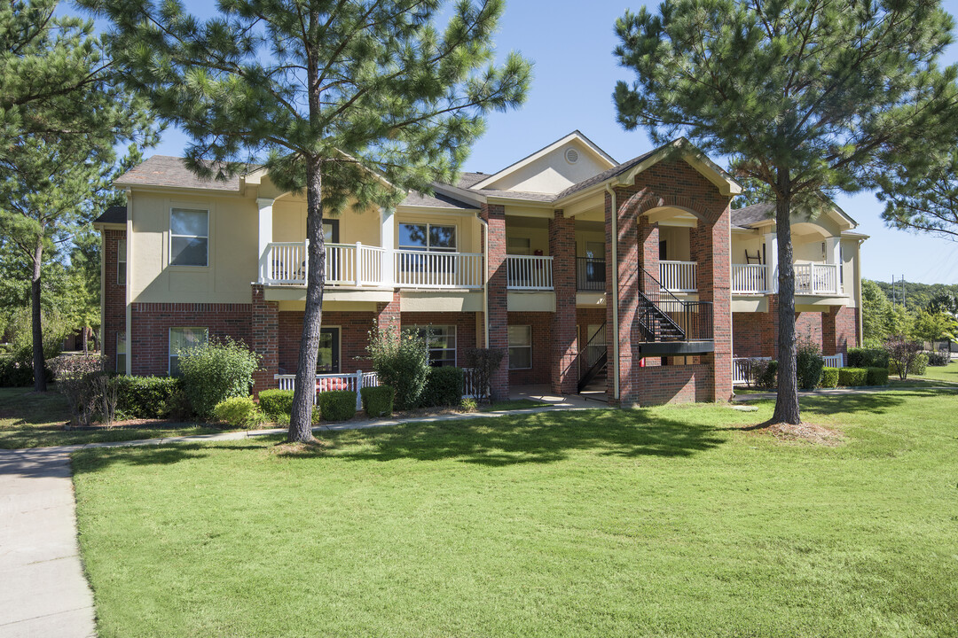 The Cliffs II in Fayetteville, AR - Building Photo