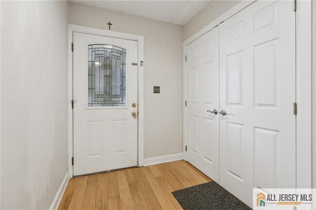 1 Landry Rd in Franklin Township, NJ - Foto de edificio - Building Photo