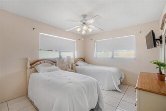 5300 Washington St, Unit c111 in Hollywood, FL - Foto de edificio - Building Photo