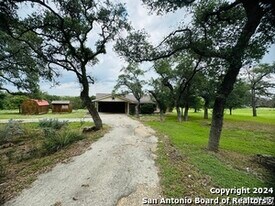 440 Cedar Springs Dr in Spring Branch, TX - Building Photo