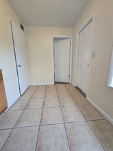 1032 S Nova Rd in Ormond Beach, FL - Building Photo - Building Photo