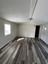 103 Hussey Mhp Ln in Beulaville, NC - Building Photo - Building Photo