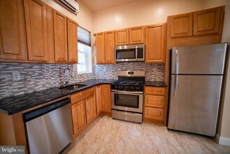 404 S 22nd St in Philadelphia, PA - Building Photo - Building Photo