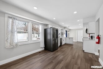 10 Evergreen Ct in Willingboro, NJ - Foto de edificio - Building Photo