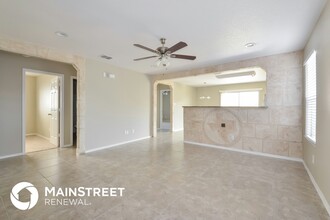 9318 Maple Silver in San Antonio, TX - Building Photo - Building Photo