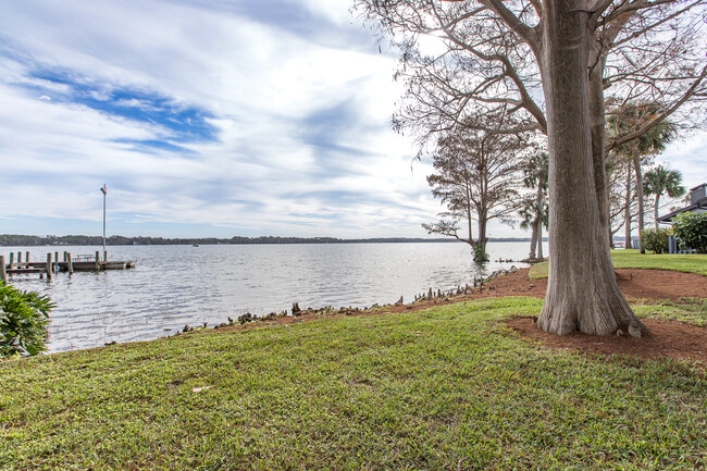 90 S Highland Ave, Unit 9 in Tarpon Springs, FL - Building Photo - Building Photo