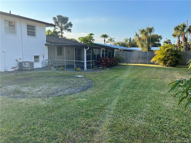 1513 NE 24th St in Jensen Beach, FL - Building Photo - Building Photo