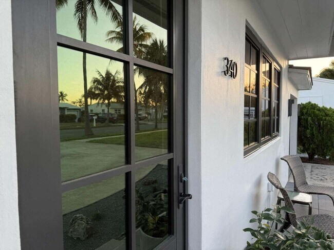 340 Leigh Rd in West Palm Beach, FL - Building Photo - Building Photo