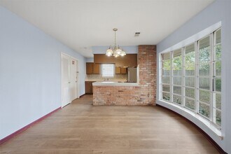 7015 Pella Dr, Unit K Marvin Koontz in Houston, TX - Building Photo - Building Photo