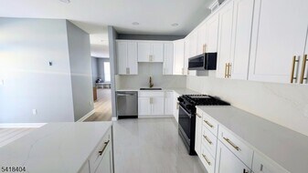 3 Caroline Foster Ct in Morristown, NJ - Building Photo